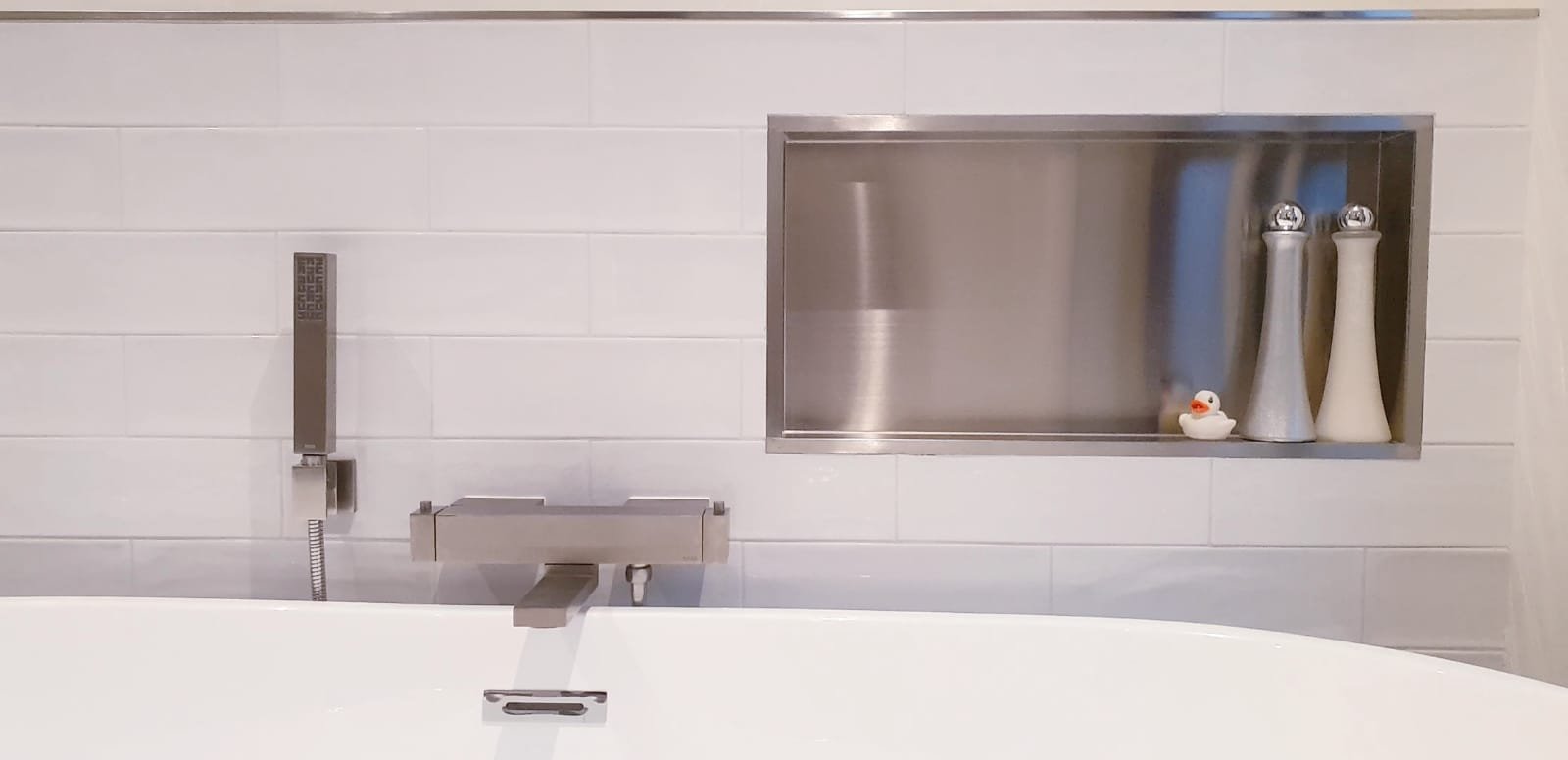 Keukenrenovatie — Strakke afwerking